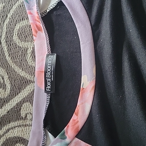 Top - Picture 3 of 3